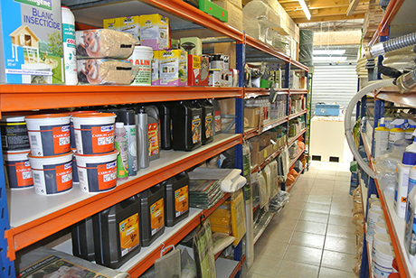 découvrez la quincaillerie queyroi : une large gamme de produits de qualité pour vos besoins en bricolage, construction et décoration.