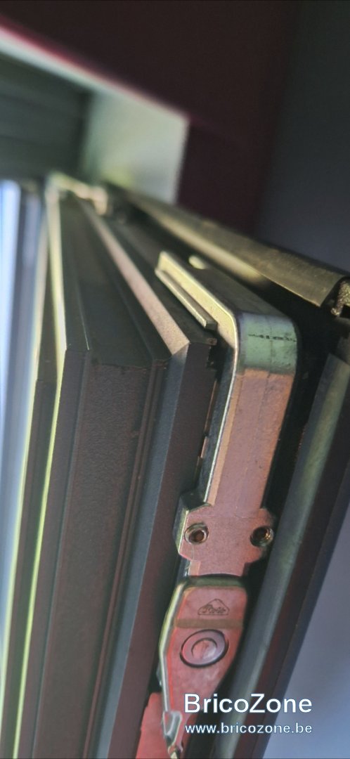 découvrez les solutions de quincaillerie roto pour menuiserie : qualité, innovation et performance pour vos portes et fenêtres.