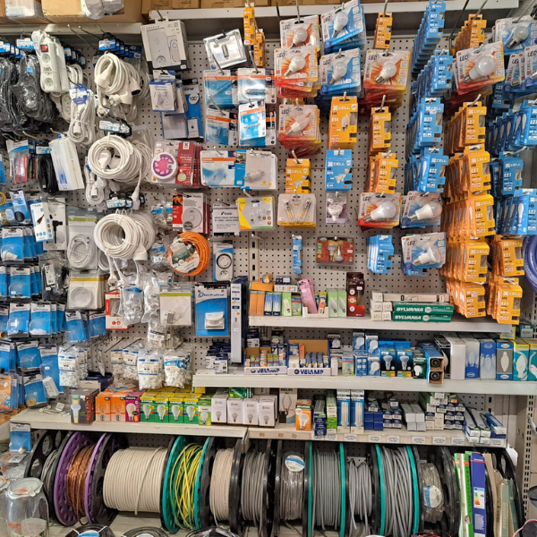 découvrez la quincaillerie saint-camille, votre destination incontournable pour tous vos besoins en outils, matériaux et fournitures de qualité à saint-camille.