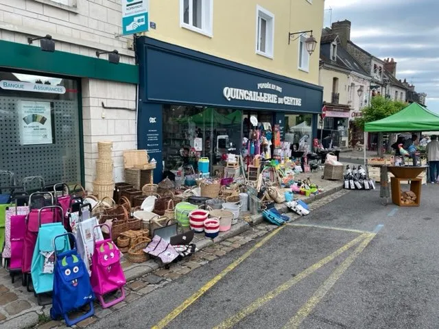 découvrez la quincaillerie saint-élie, votre spécialiste en outils, matériaux et équipements pour tous vos travaux de bricolage et rénovation. qualité et conseils experts au rendez-vous.
