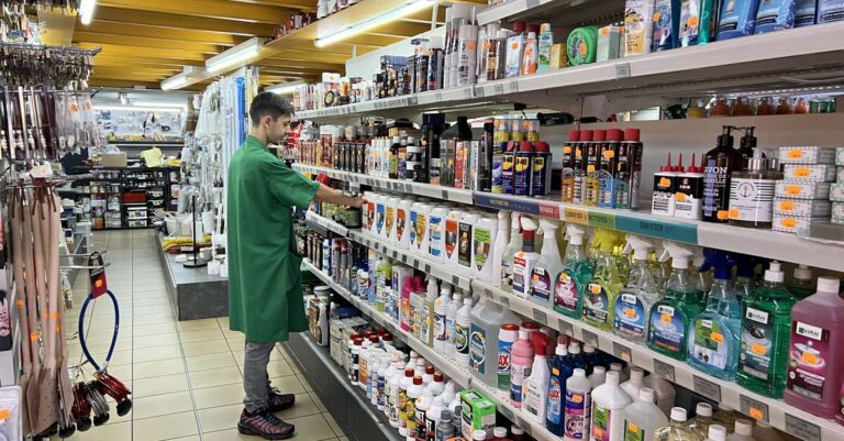 découvrez notre quincaillerie à saint-étienne-des-grès, votre référence locale pour tous vos besoins en matériel, outillage et fournitures de bricolage.