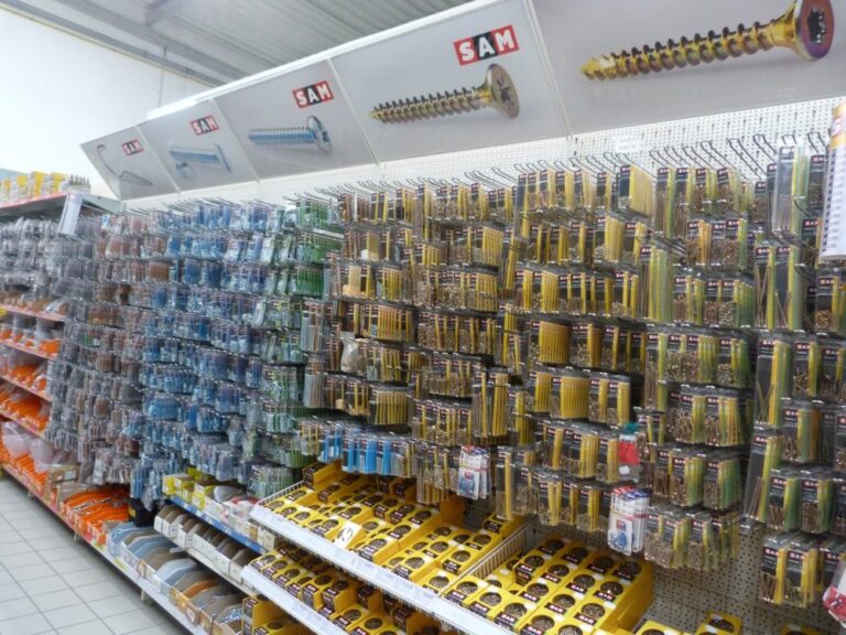 découvrez notre quincaillerie à saintes, votre boutique de référence pour tous vos besoins en outillage, matériel de bricolage et fournitures de qualité.