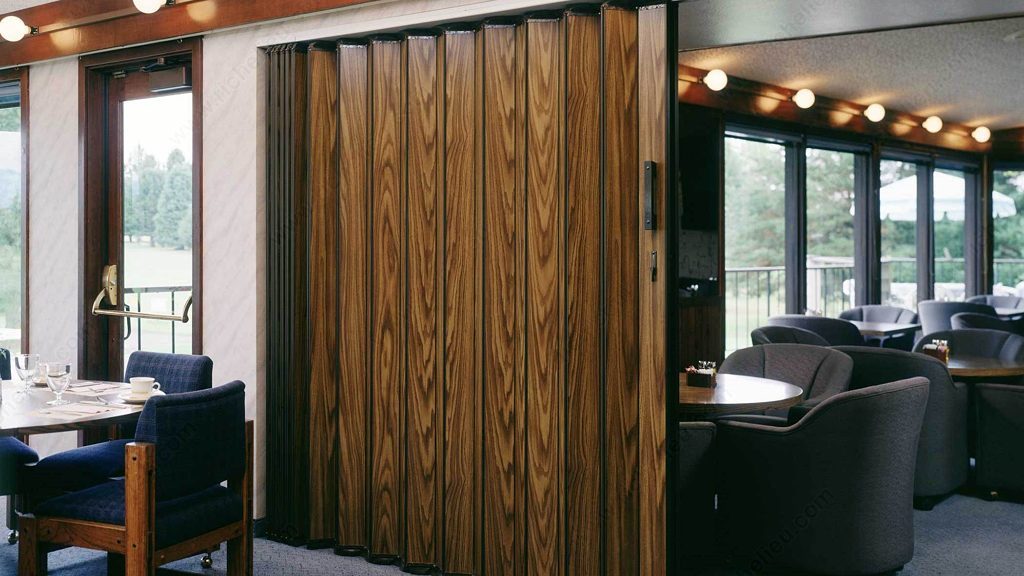découvrez notre quincaillerie spécialisée pour porte accordéon, alliant robustesse et facilité d'installation pour un aménagement optimal de vos espaces.