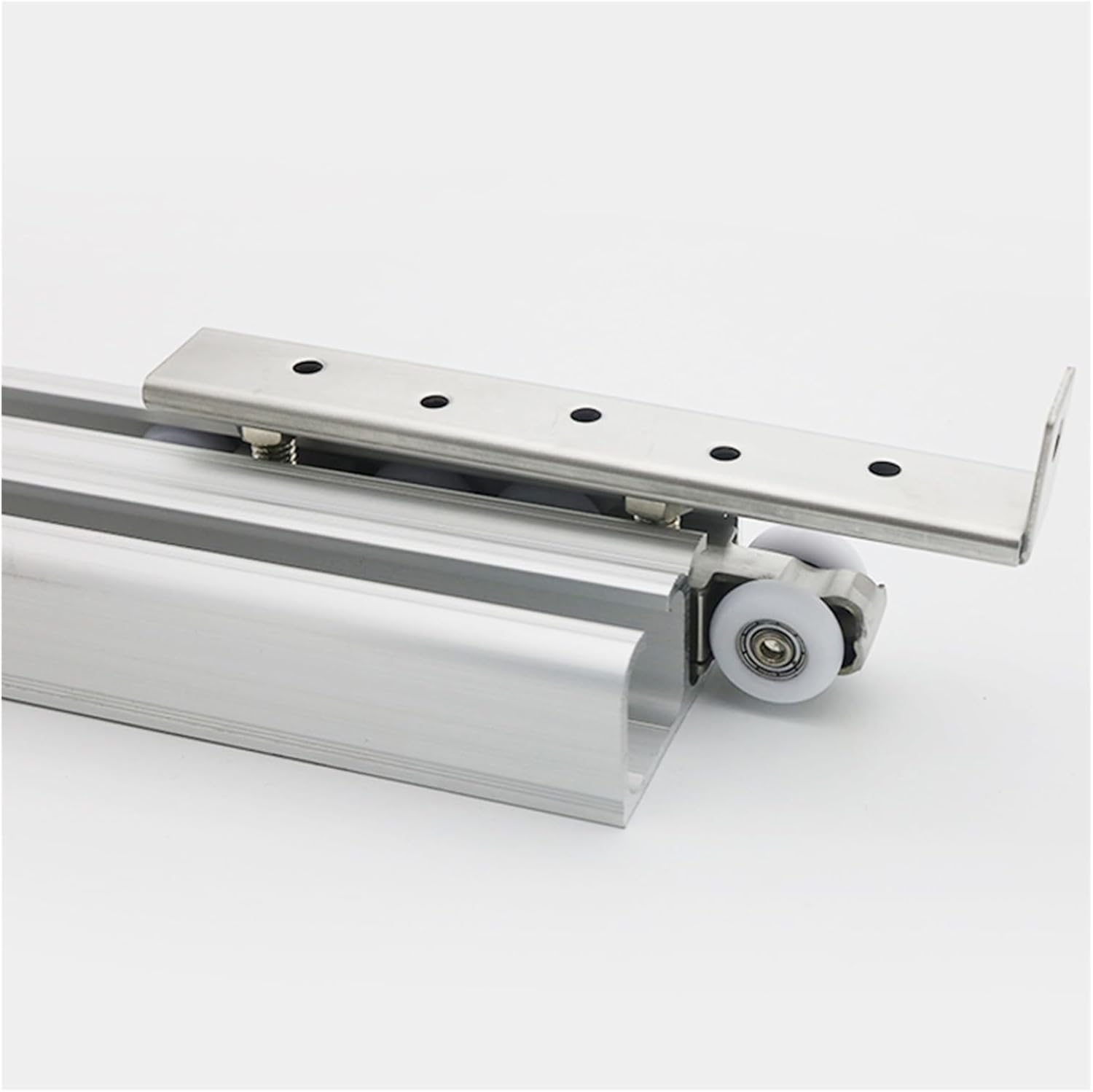 découvrez notre quincaillerie pour porte coulissante, alliant robustesse et design pour une installation facile et durable.