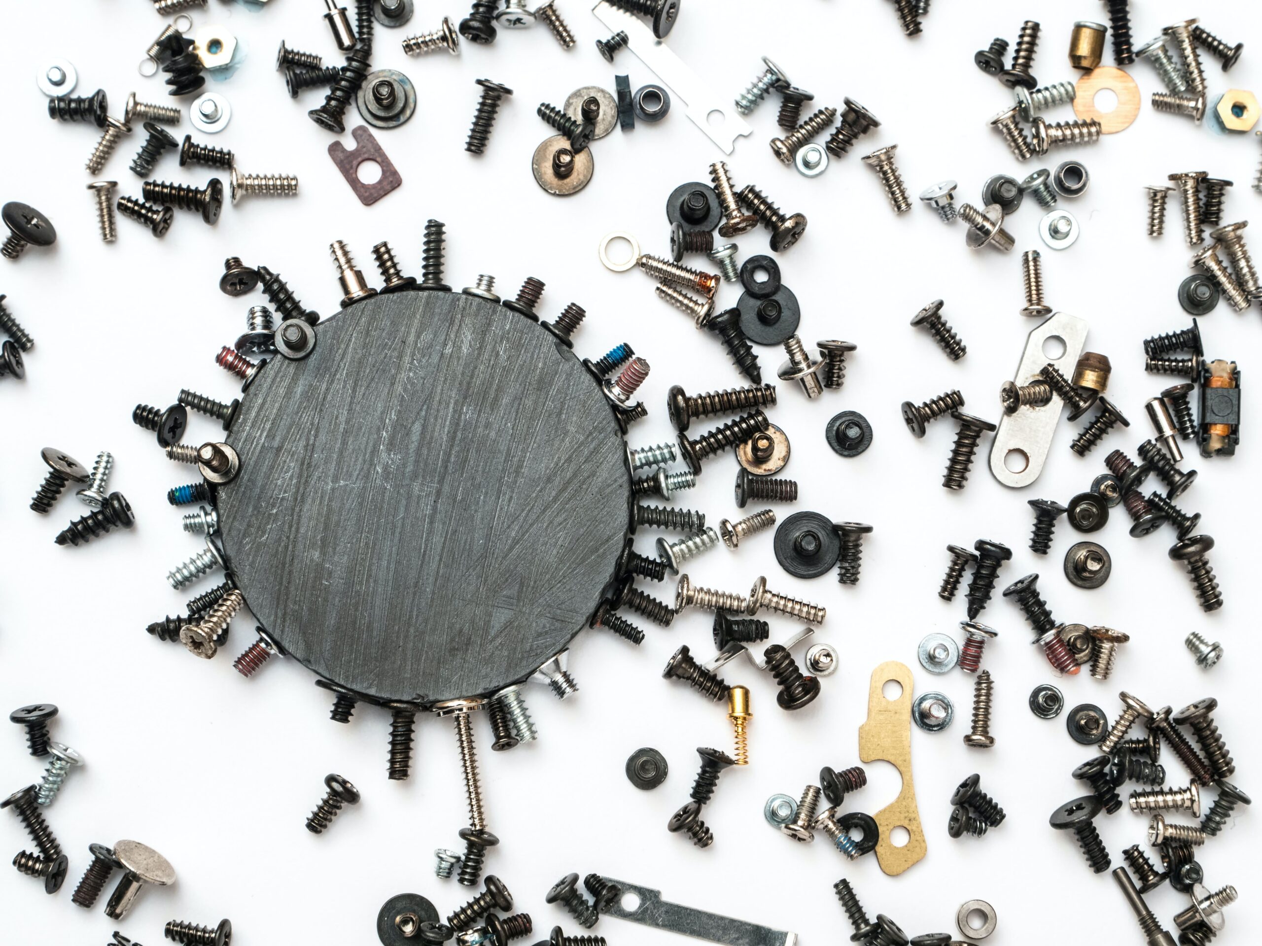 découvrez notre sélection de quincaillerie pour porte extérieure, alliant sécurité et esthétique pour protéger et sublimer votre entrée.